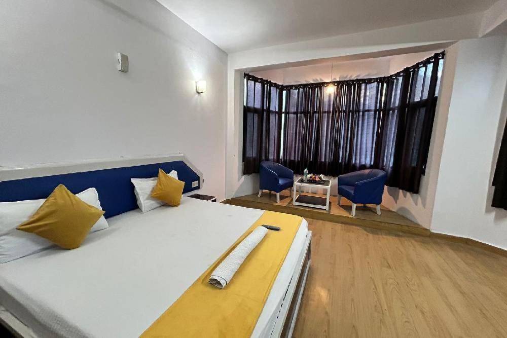 Hotel Kalinga Intercontinental Manali Buitenkant foto