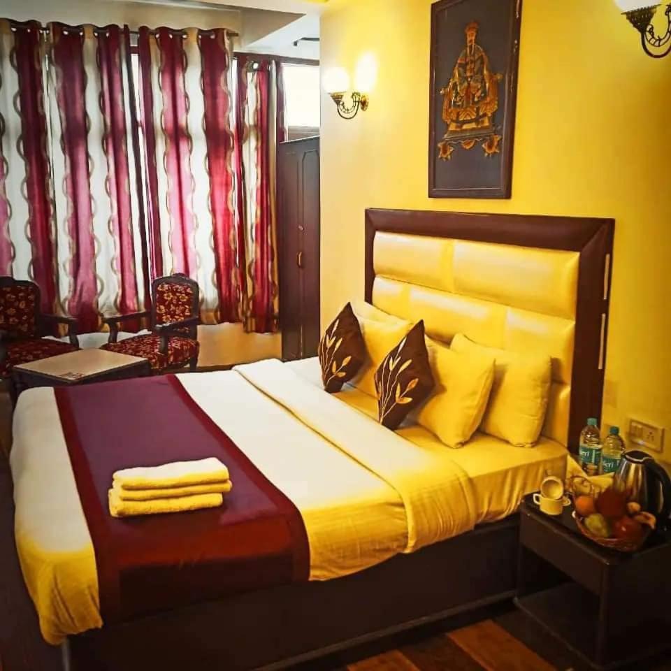 Hotel Kalinga Intercontinental Manali Buitenkant foto