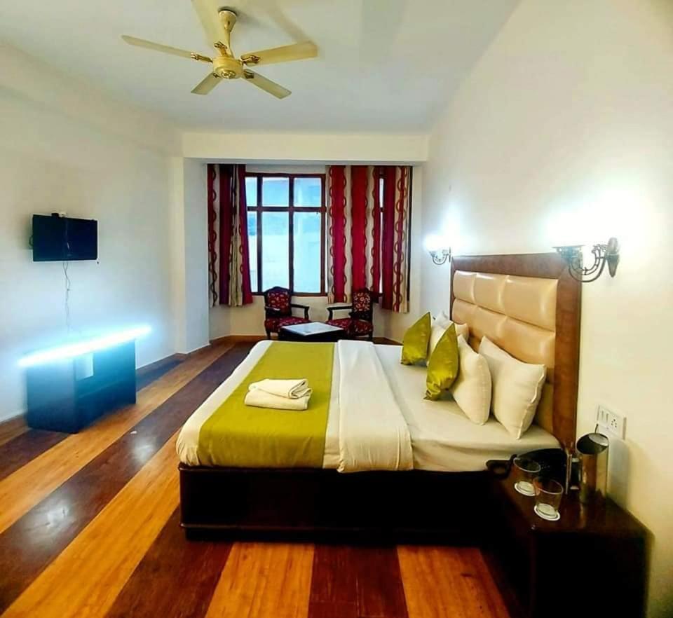 Hotel Kalinga Intercontinental Manali Buitenkant foto